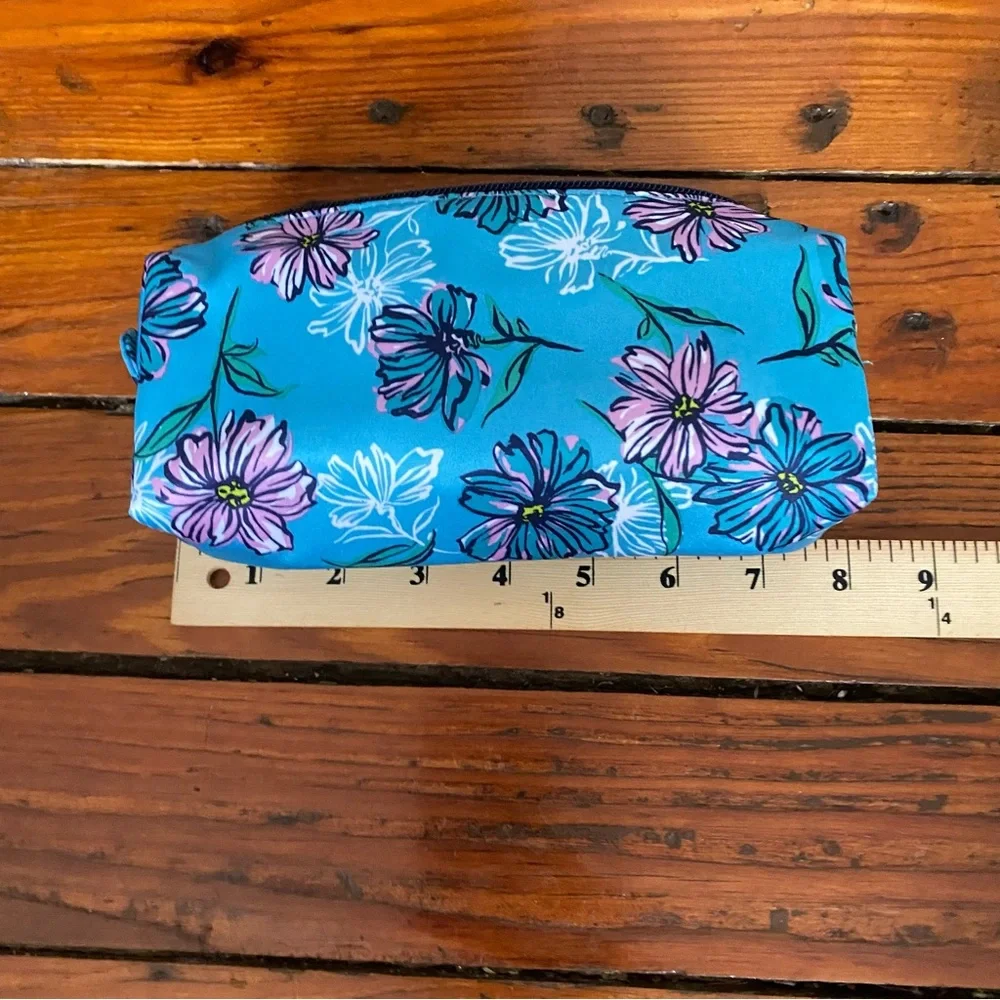 🧩 3/$20 Cosmetic Floral Print